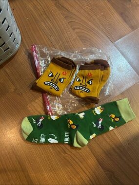 Men's Fun Crew Socks - Yellow Angry Face & Green Rooster Pair
